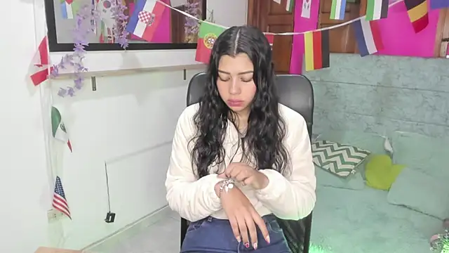 Snapshot of Aysha_winxs chatting on July 3, 3:35 am Aysha winxs online show from July 3, 3:35 am