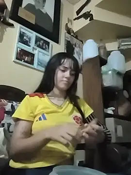 Snapshot of sara_cute_so chatting on June 24, 2:32 am sara cute so online show from June 24, 2:32 am