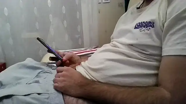 Snapshot of Florent1307 chatting on August 2, 10:30 pm Florent1307 online show from August 2, 10:30 pm