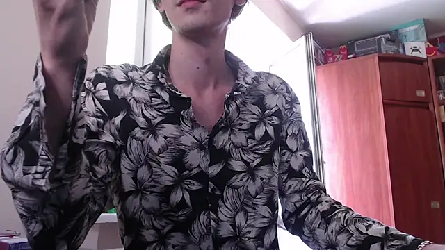 Snapshot of Samuel_Skywalker chatting on June 4, 9:04 am Samuel Skywalker online show from June 4, 9:04 am