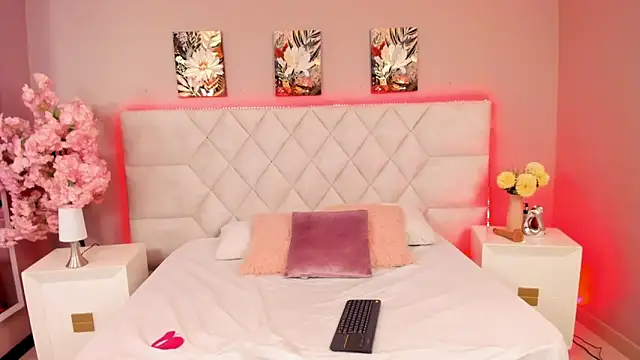 Bianca Monroe  online show from March 17, 8:12 pm