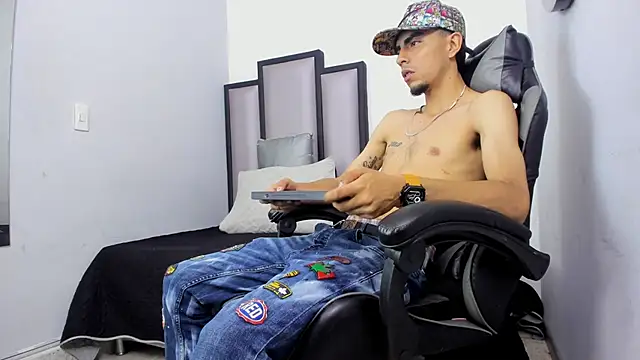 Endrick-23 online show from March 13, 3:24 am