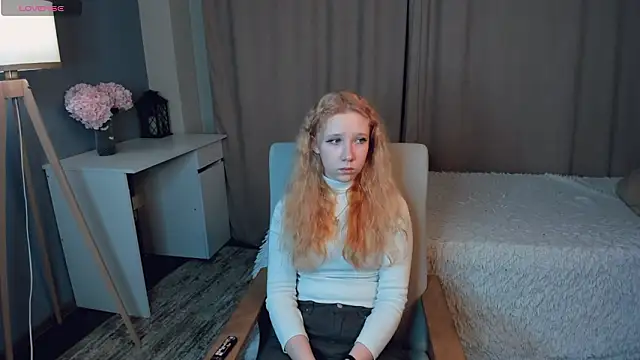 AmalElway online show from March 4, 1:11 am