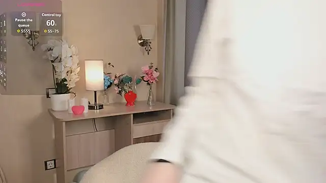 AmalElway online show from March 12, 11:05 am