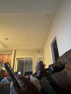 Snapshot of kiddzz chatting on December 19, 1:45 am kiddzz online show from December 19, 1:45 am