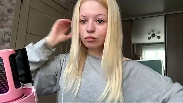 JeneeBIanks online show from March 1, 9:11 am