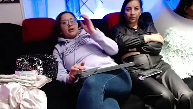 ChloeSweetSin online show from March 17, 4:43 pm