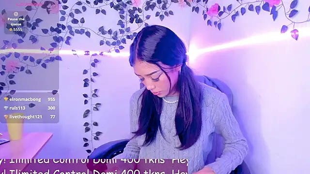 jaulyn 18 online show from April 30, 4:02 pm
