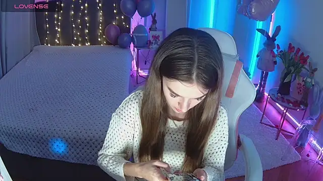 Ann Wood online show from March 11, 7:53 pm