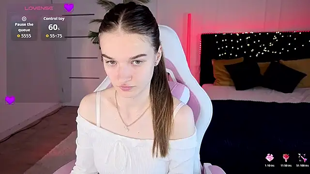 Ann Wood online show from July 8, 2:32 pm