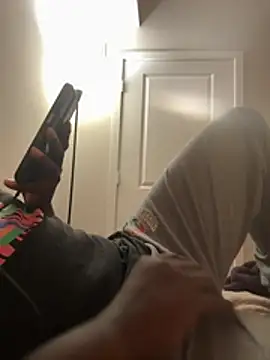 makeherfeelg online show from February 22, 4:24 am