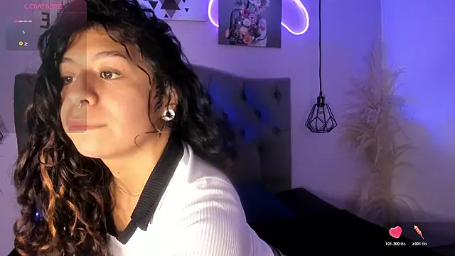 Snapshot of MilyFerrer chatting on June 19, 3:22 am MilyFerrer online show from June 19, 3:22 am