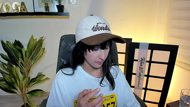 Snapshot of Antonella_Moretti_ chatting on June 17, 3:31 am Antonella Moretti online show from June 17, 3:31 am