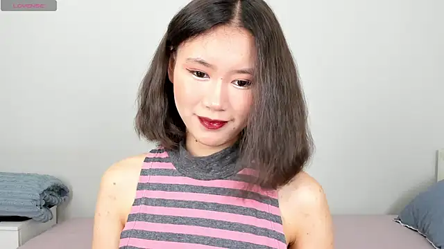 Snapshot of Kiraeko chatting on May 15, 12:50 am Kiraeko online show from May 15, 12:50 am