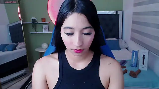ivvoncute online show from May 12, 1:25 am