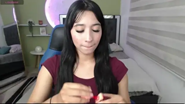 ivvoncute online show from May 20, 1:23 am