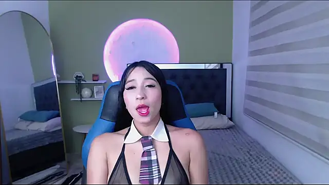 ivvoncute online show from May 23, 1:44 am