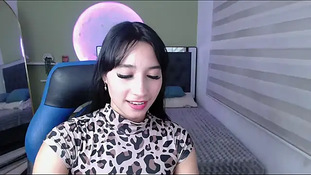 ivvoncute online show from May 24, 1:32 am