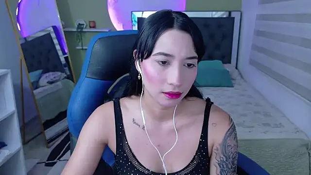 ivvoncute online show from June 26, 1:43 am