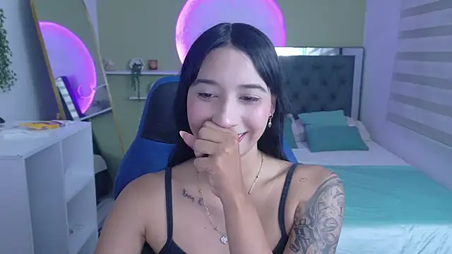 ivvoncute online show from July 8, 1:21 am