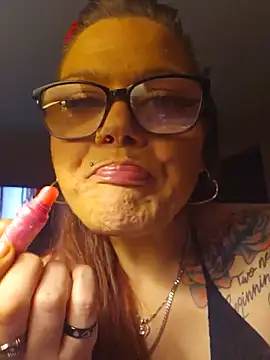 Sexymilf6992 online show from June 2, 6:37 am