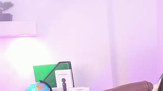 Snapshot of Valecute_ chatting on June 11, 8:18 pm Valecute online show from June 11, 8:18 pm