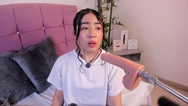 Snapshot of Valecute_ chatting on June 26, 8:24 pm Valecute online show from June 26, 8:24 pm