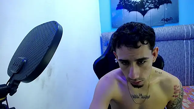 Snapshot of Owen_courtz chatting on March 13, 3:40 pm Owen courtz online show from March 13, 3:40 pm