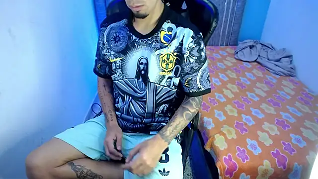 Snapshot of Owen_courtz chatting on March 17, 11:35 am Owen courtz online show from March 17, 11:35 am