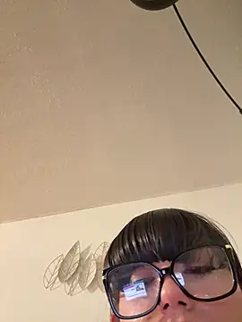 Brunettefantasy4848 online show from May 2, 5:12 am