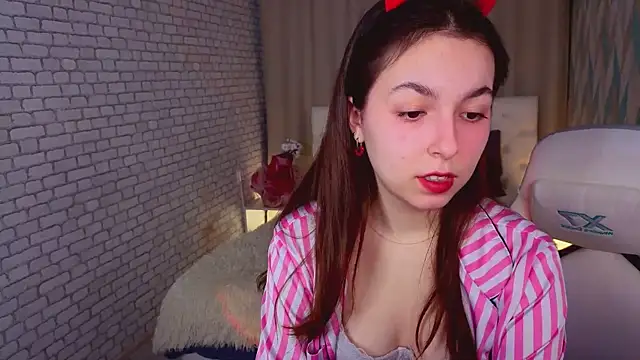 BellaThery online show from March 18, 5:10 am