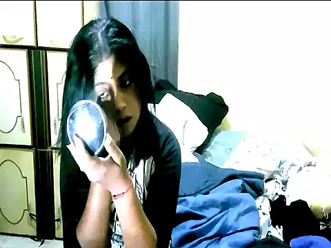 Snapshot of IndianPleasures21 chatting on June 19, 12:04 am IndianPleasures21 online show from June 19, 12:04 am