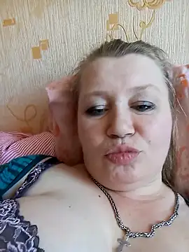 KiraStanton online show from April 26, 8:34 am