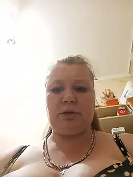 KiraStanton online show from June 16, 12:24 am