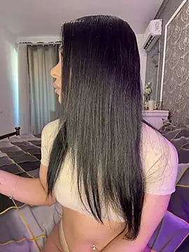 Snapshot of Olivia_Noor chatting on May 3, 3:40 pm Olivia Noor online show from May 3, 3:40 pm