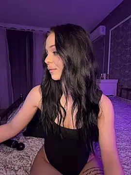 Snapshot of Olivia_Noor chatting on May 16, 7:45 pm Olivia Noor online show from May 16, 7:45 pm