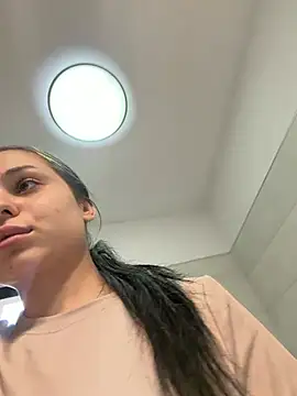 Snapshot of Olivia_Noor chatting on June 12, 3:11 pm Olivia Noor online show from June 12, 3:11 pm