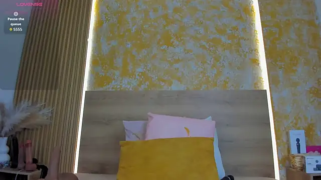 Snapshot of julietta_pink chatting on June 17, 12:07 pm julietta pink online show from June 17, 12:07 pm