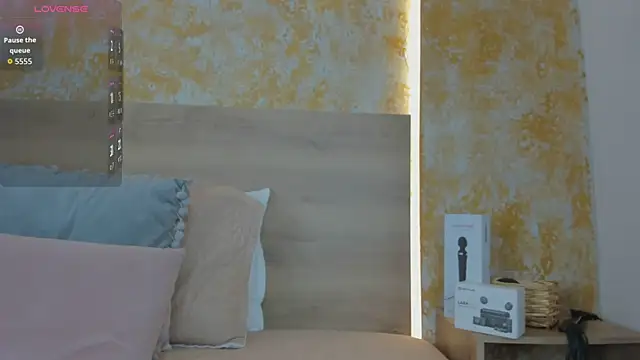 julietta pink online show from July 19, 12:09 pm