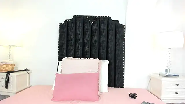 julietta pink online show from August 1, 3:39 am