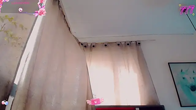 Snapshot of Abby_White__ chatting on July 4, 7:31 pm Abby White online show from July 4, 7:31 pm