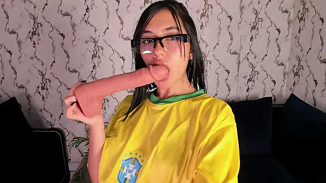 Snapshot of Fiorelaa_ chatting on June 12, 11:53 am Fiorelaa online show from June 12, 11:53 am