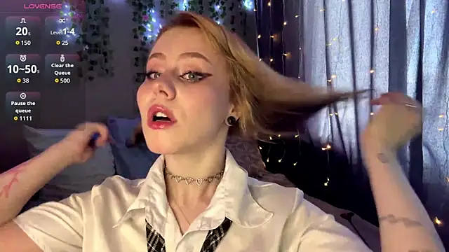 ZyrelihVayne online show from March 11, 5:02 am