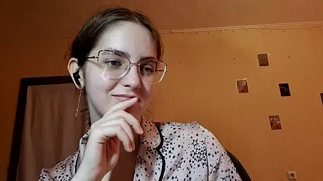 Katelemon online show from April 30, 9:15 am