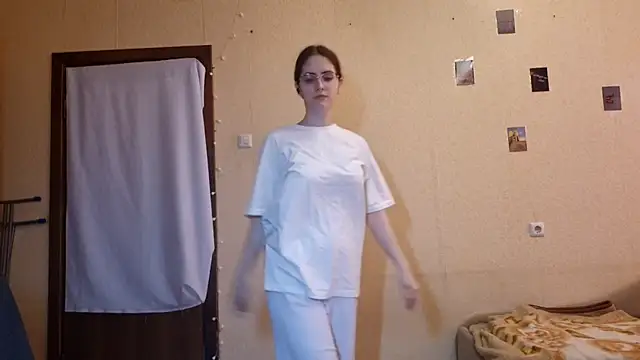 Katelemon online show from June 11, 9:18 am