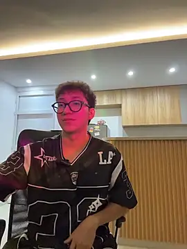 Snapshot of Apolo_137 chatting on April 14, 2:17 am Apolo 137 online show from April 14, 2:17 am