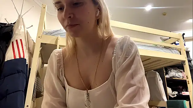 LiraDreamX online show from February 26, 3:22 pm