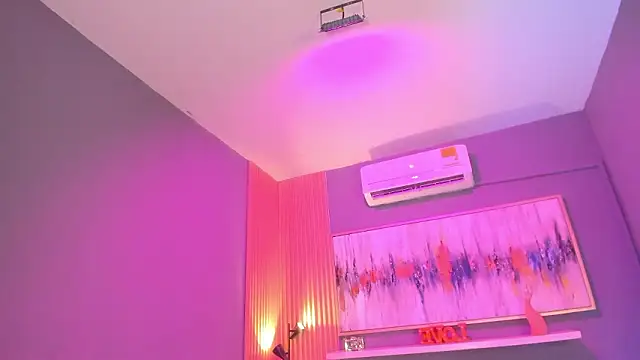 janinne lu online show from February 24, 10:57 am