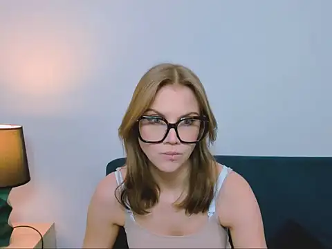 Snapshot of StormiSmooth chatting on March 4, 3:40 pm StormiSmooth online show from March 4, 3:40 pm