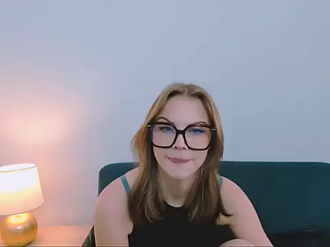 Snapshot of StormiSmooth chatting on March 16, 1:15 pm StormiSmooth online show from March 16, 1:15 pm